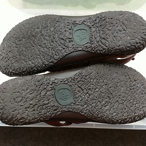 Born Fisherman Sandals - Picture 2 of 4